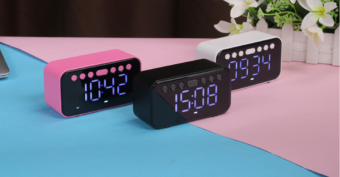 Głośnik Bluetooth obsługuje Bluetooth AUX kartę TF USB Radio FM Wbudowana bateria 500mAh Ładowanie USB Głośnik 52mm Rozszerzenie karty TF 32GB