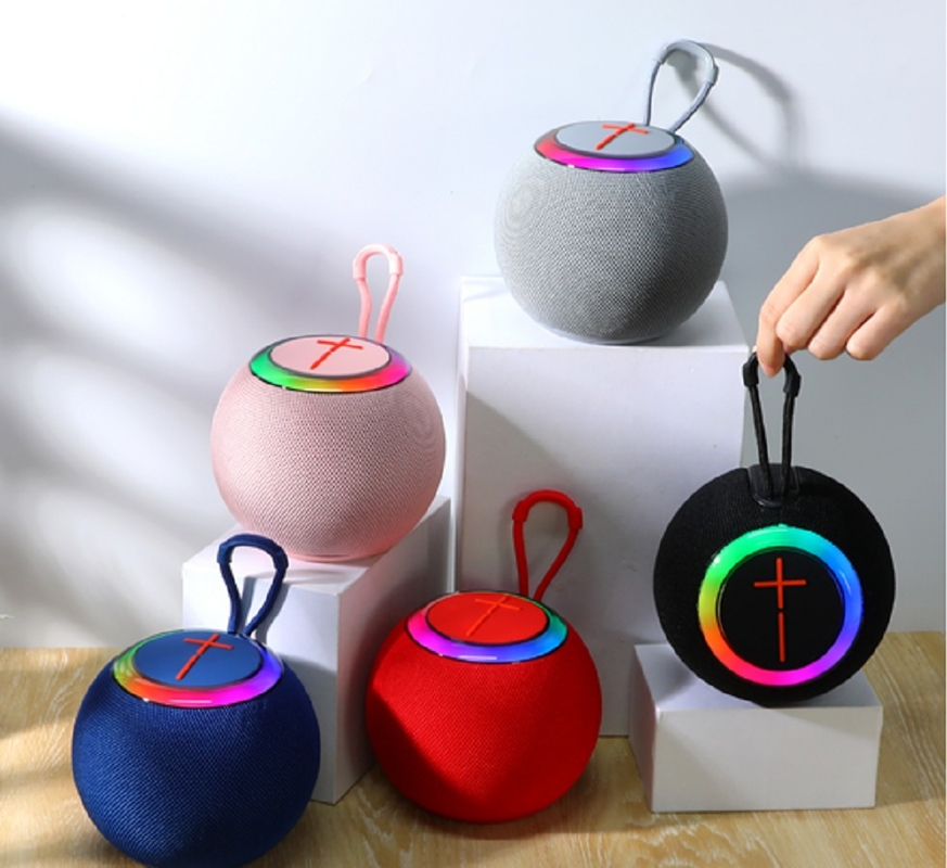 ETEK Przenośny Bluetooth 5.3 głośnik z 1500mAh RGB Light Hanging Strap AUX TF FM