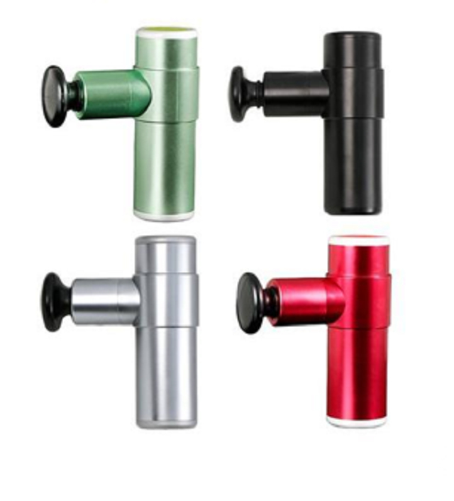 Pistolet do masażu ETEK charakteryzuje się aluminiową konstrukcją ze zintegrowaną baterią 1800mAh i silnikiem 25W generującym wibracje o częstotliwości 3200 RPM